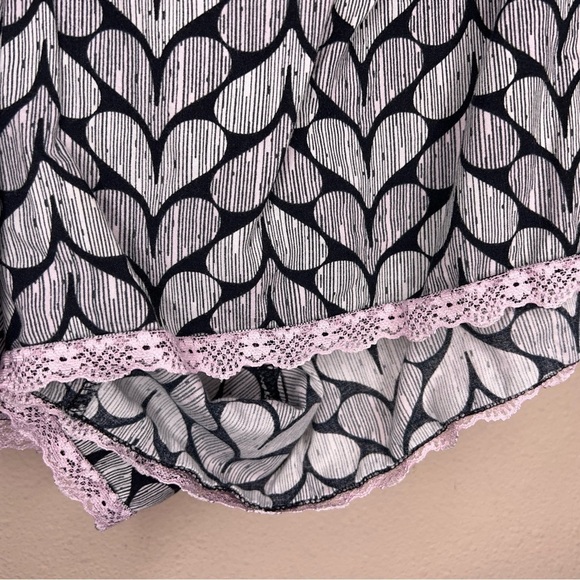 2X SHORTS BLACK WHITE PINK HEART PRINT LACE ACCENT CADUAL LIGHTWEIGHT - Picture 2 of 8